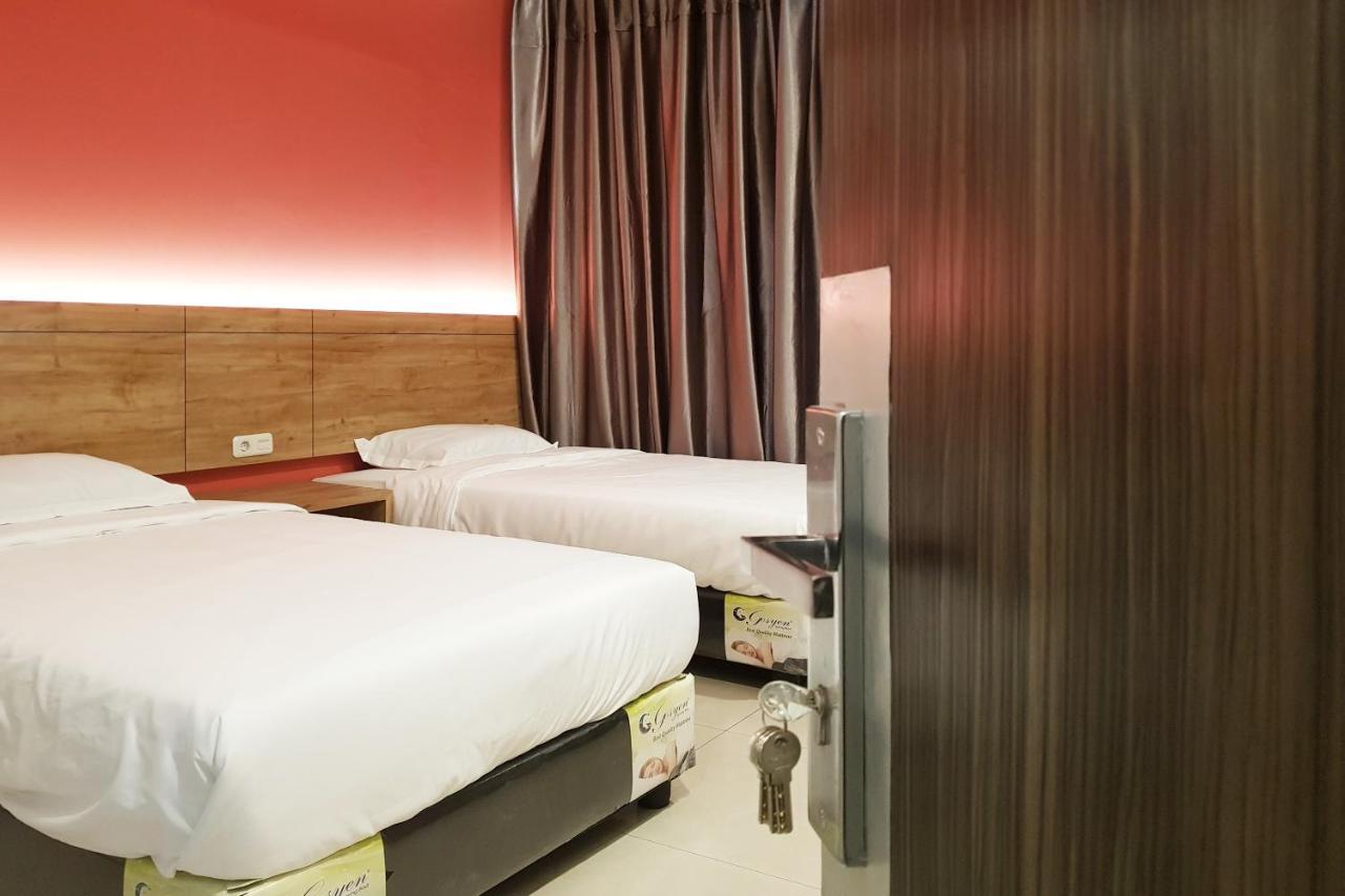 Oyo 90015 Platinum Guest House 메단 외부 사진